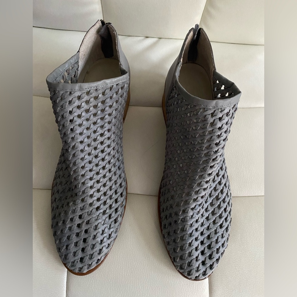 Anthropologie Bird of Flight Gray Leather Perforated Ankle Boots Sz 8.5